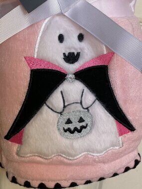 KassaDecor Hand Towels Set of 2 Halloween Embroidered Ghost in Bath New!